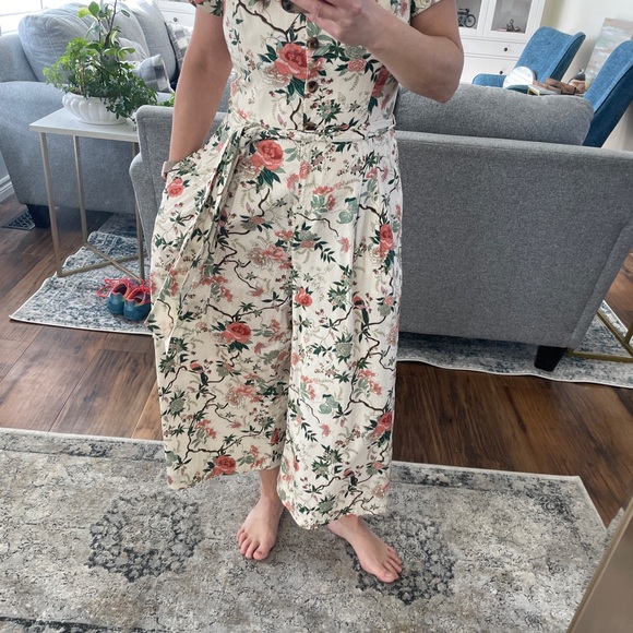 Gal meets glam Sophia jumpsuit size 8 - Picture 2 of 3